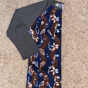 LulaRoe top size xxs definitely fits like a small